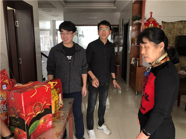 暖心！江苏皇冠集团给孤寡老人送温暖