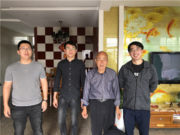 暖心！江苏皇冠集团给孤寡老人送温暖